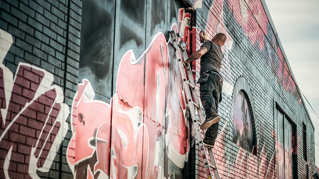 Les erreurs à éviter lors de la peinture de vos murs extérieurs
